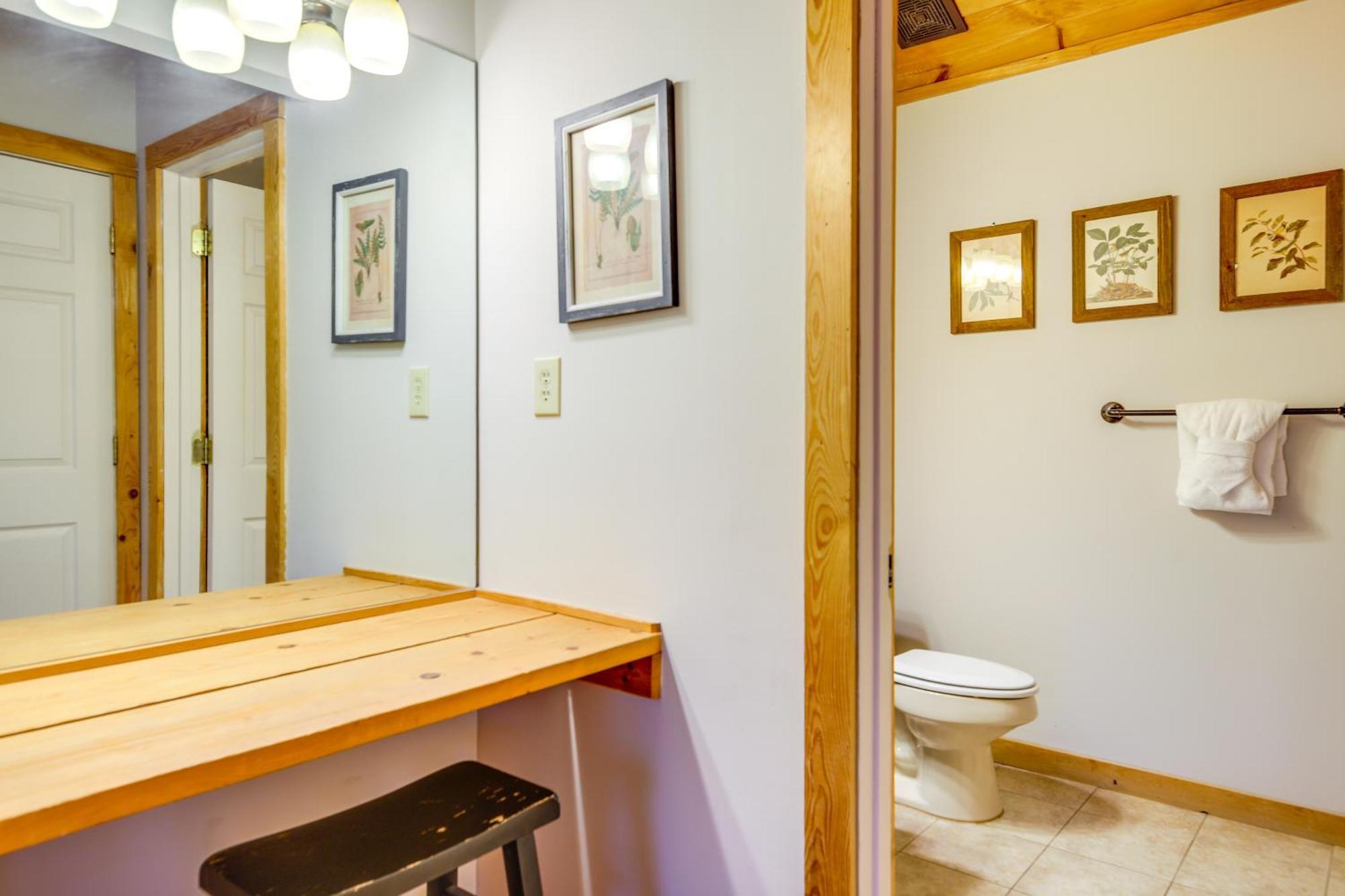 Pet-Friendly Gatlinburg Retreat With Hot Tub! Villa ภายนอก รูปภาพ