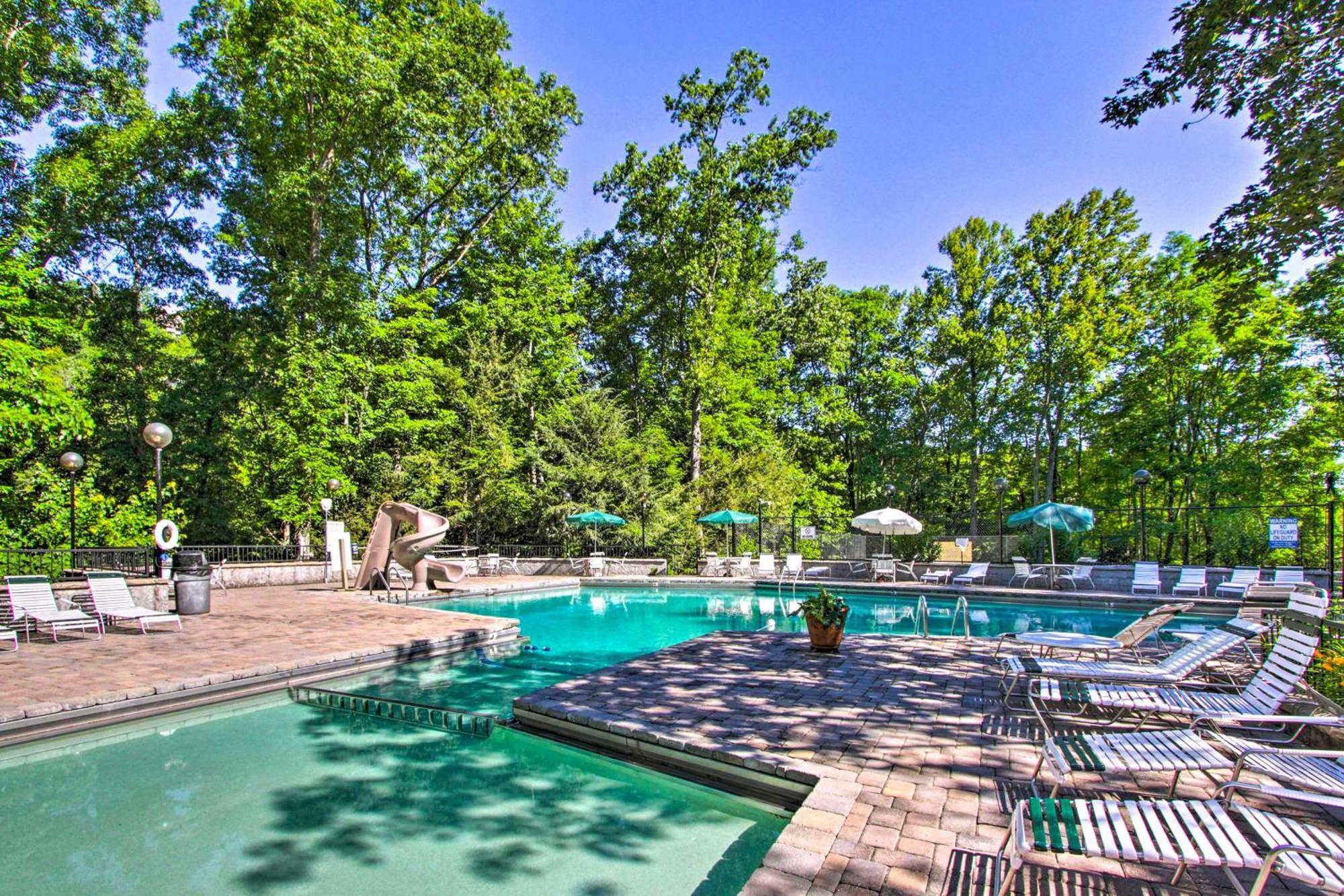 Pet-Friendly Gatlinburg Retreat With Hot Tub! Villa ภายนอก รูปภาพ