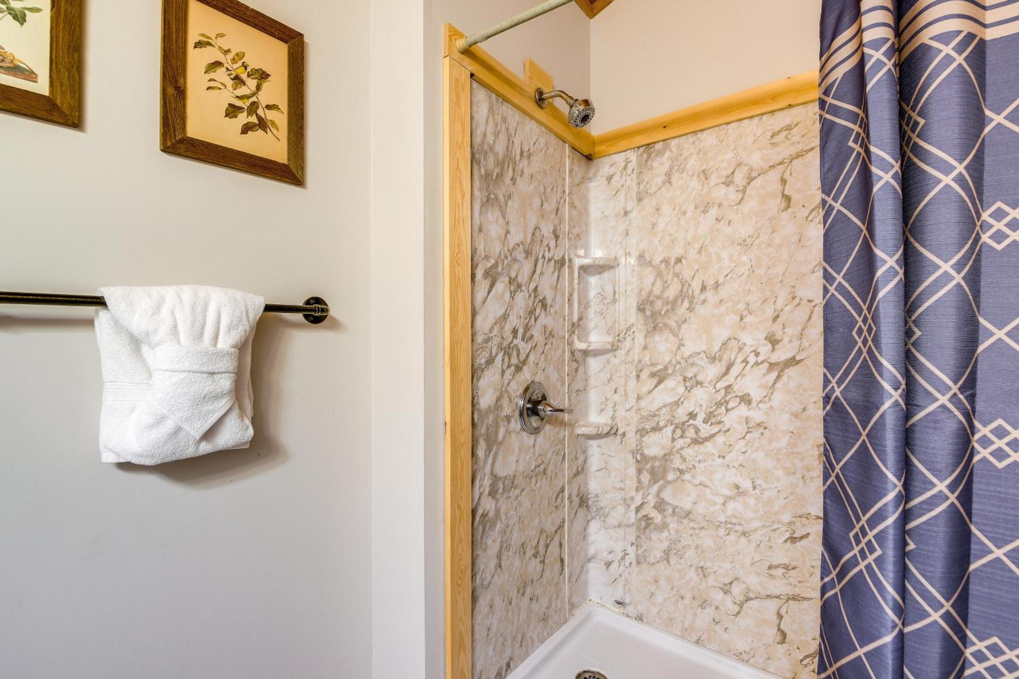 Pet-Friendly Gatlinburg Retreat With Hot Tub! Villa ภายนอก รูปภาพ
