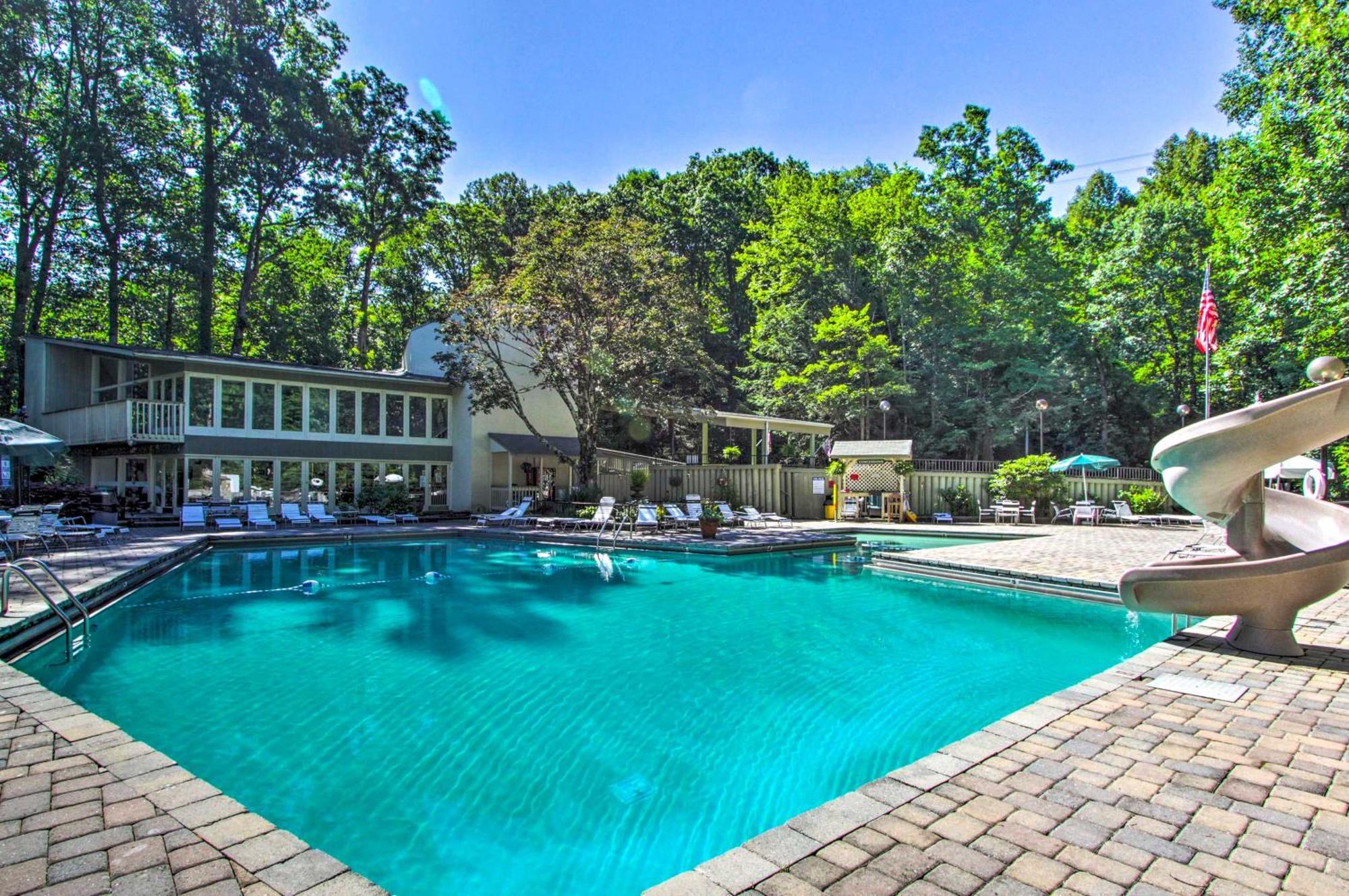 Pet-Friendly Gatlinburg Retreat With Hot Tub! Villa ภายนอก รูปภาพ
