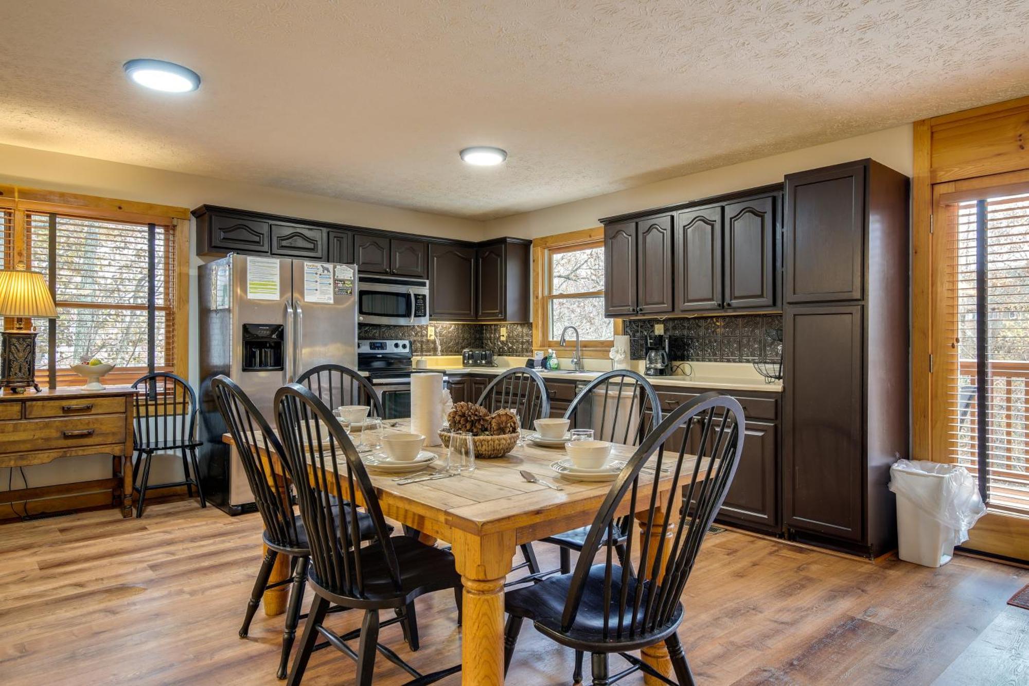 Pet-Friendly Gatlinburg Retreat With Hot Tub! Villa ภายนอก รูปภาพ