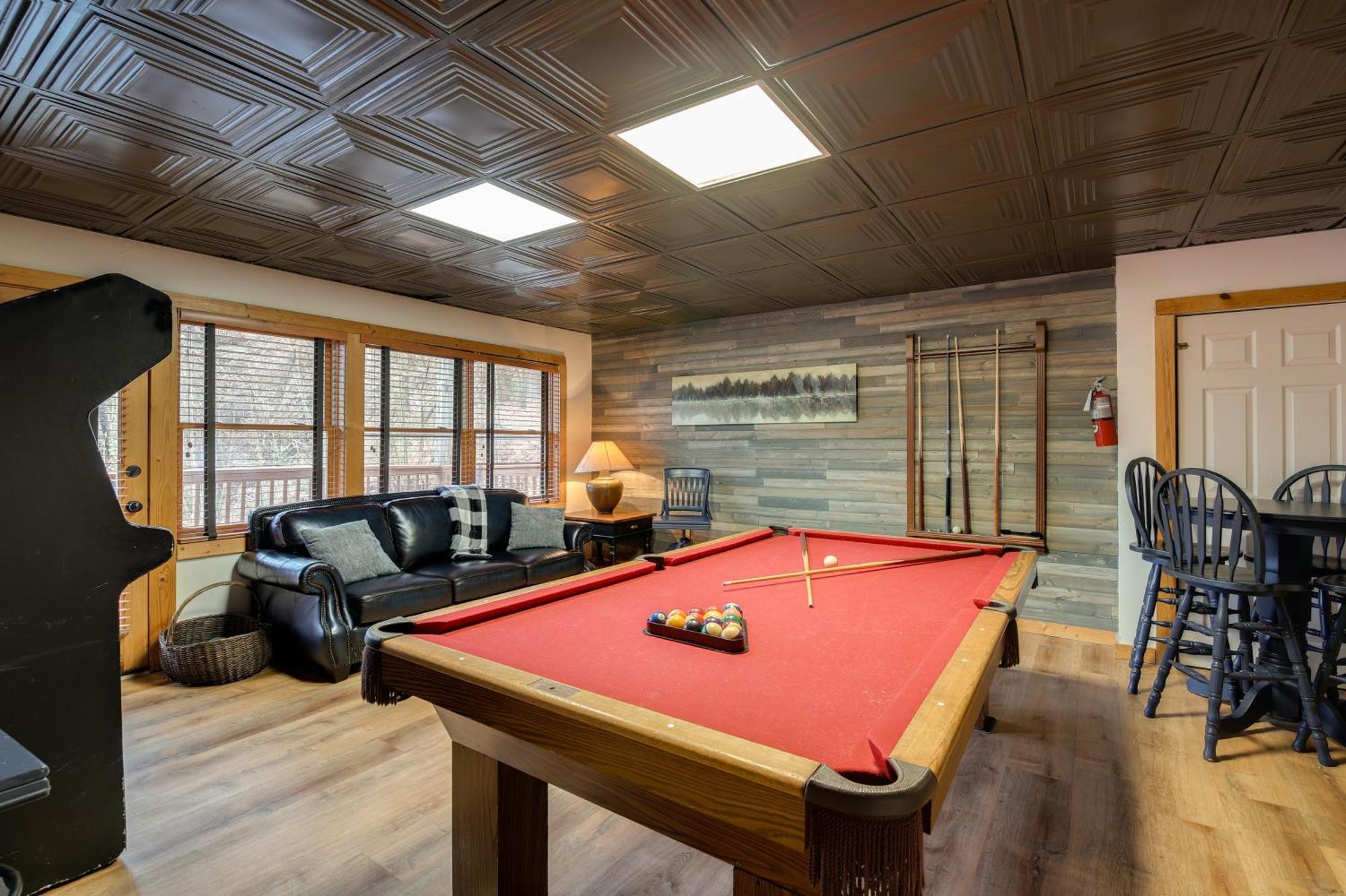 Pet-Friendly Gatlinburg Retreat With Hot Tub! Villa ภายนอก รูปภาพ