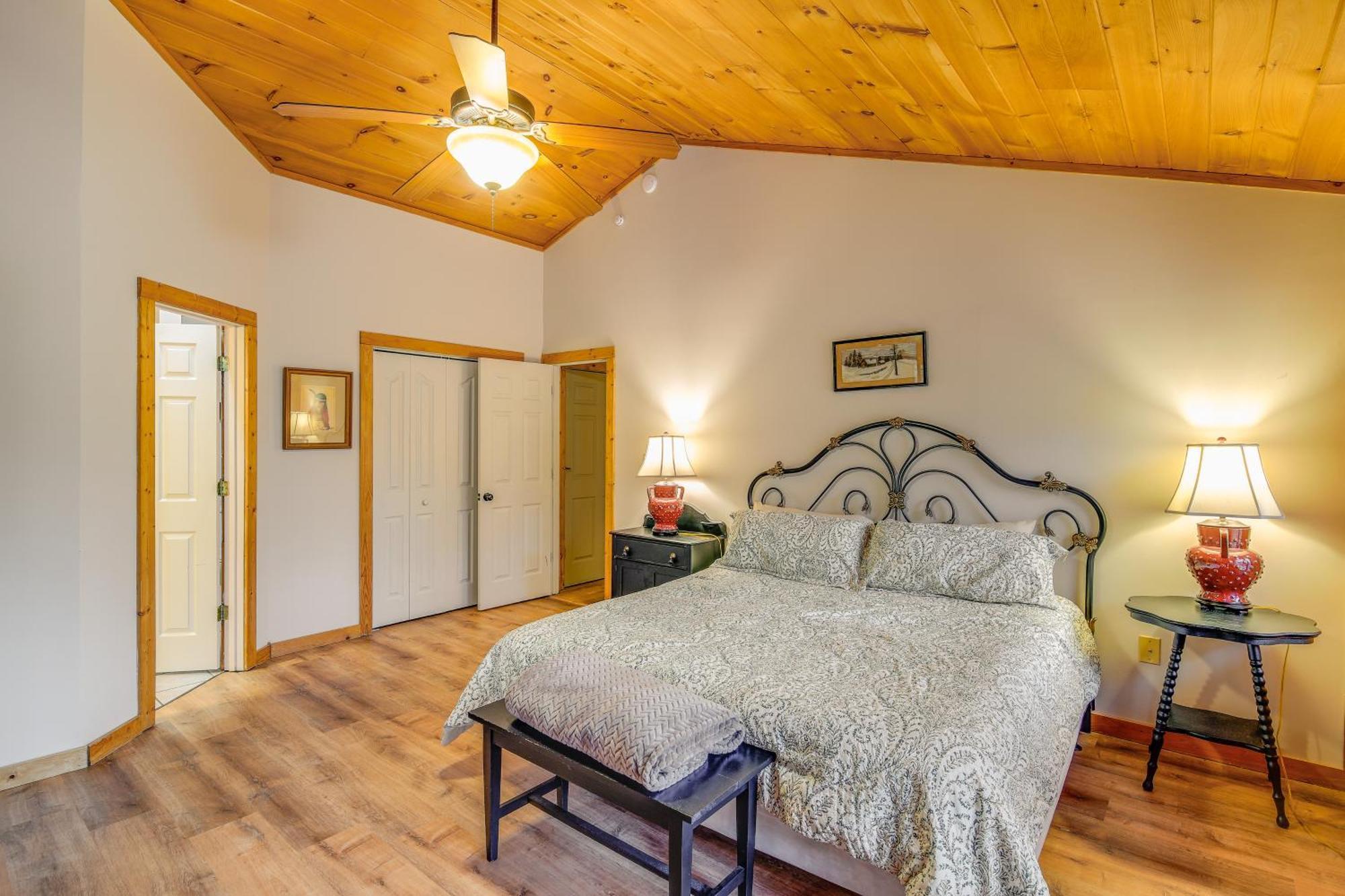 Pet-Friendly Gatlinburg Retreat With Hot Tub! Villa ภายนอก รูปภาพ