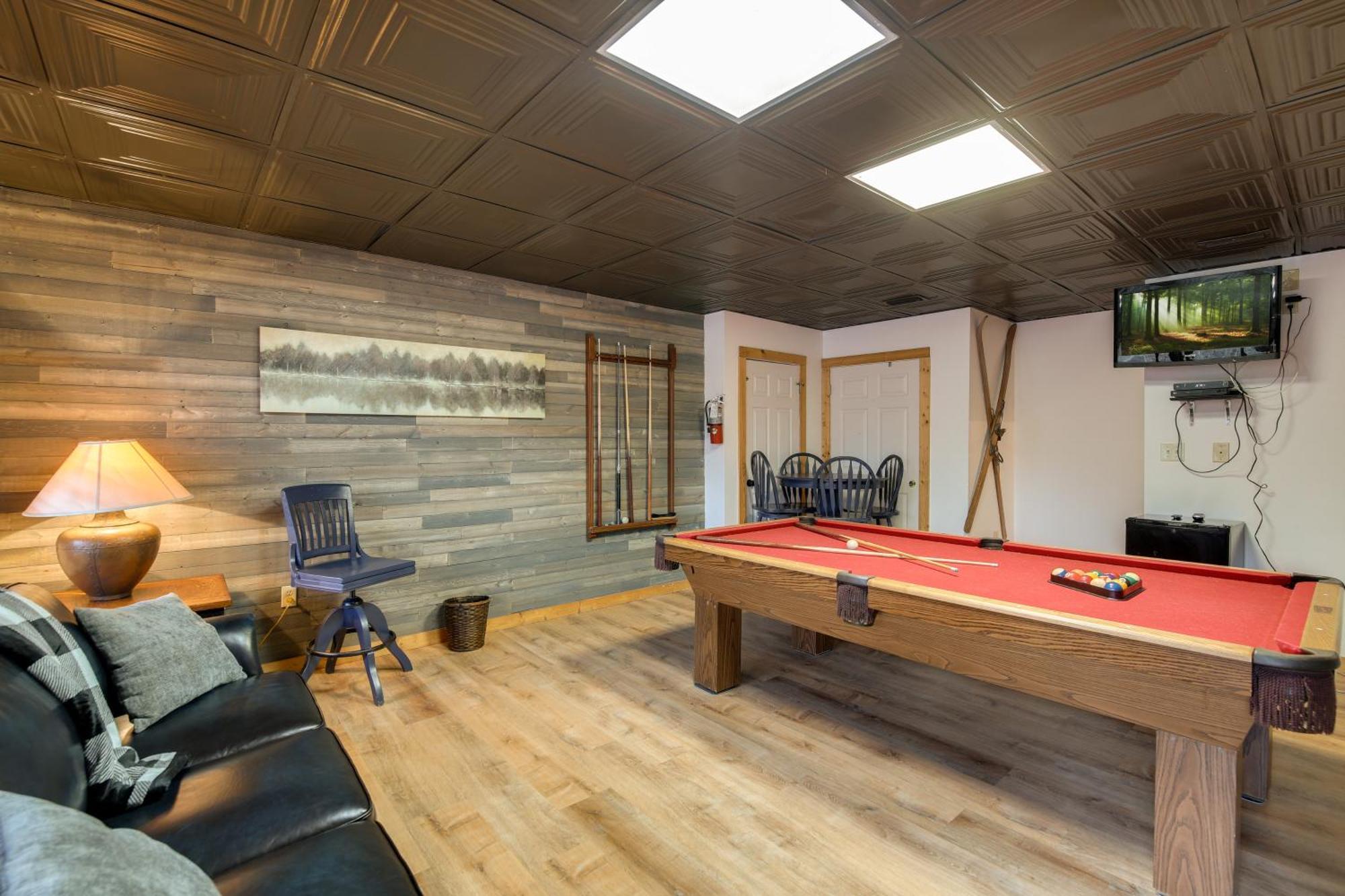 Pet-Friendly Gatlinburg Retreat With Hot Tub! Villa ภายนอก รูปภาพ