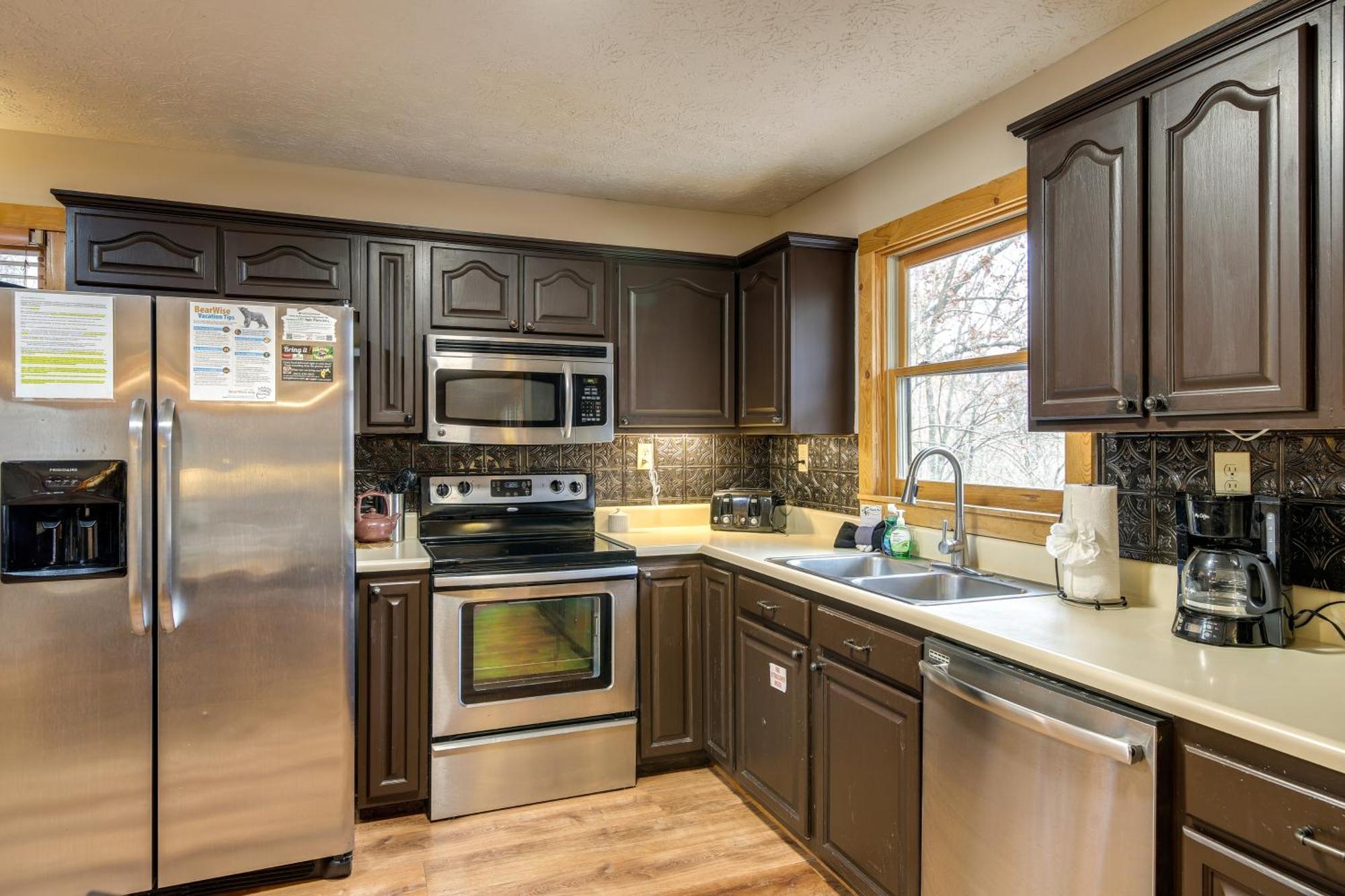 Pet-Friendly Gatlinburg Retreat With Hot Tub! Villa ภายนอก รูปภาพ