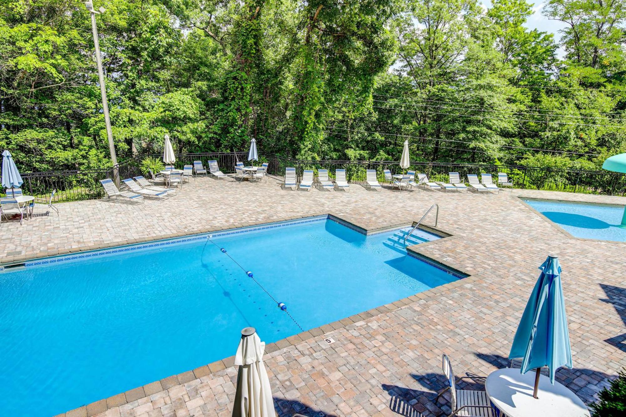 Pet-Friendly Gatlinburg Retreat With Hot Tub! Villa ภายนอก รูปภาพ